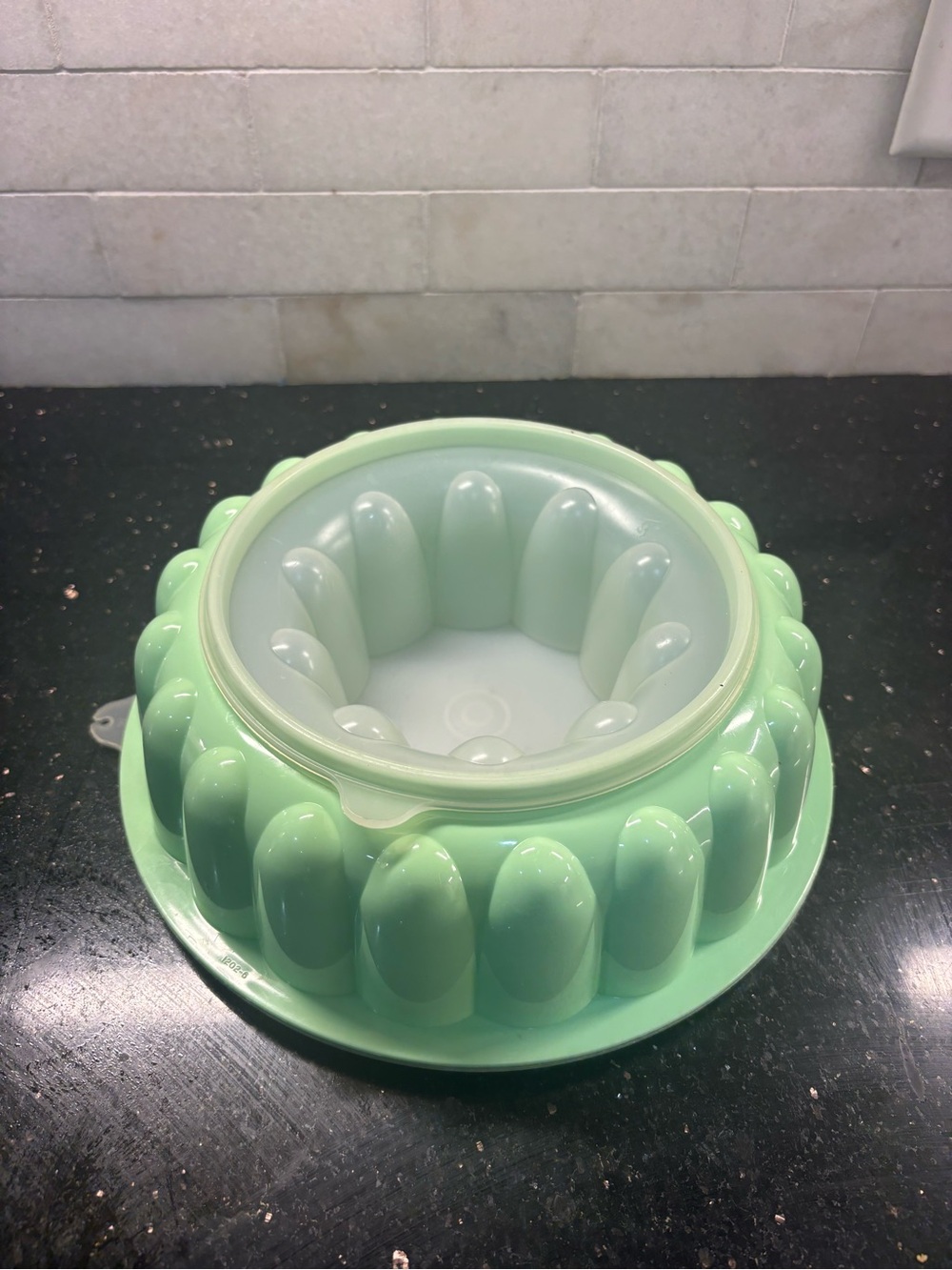 Tupperware Jello Mold Green 3 Piece Vintage 9"